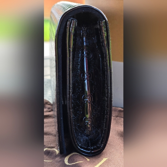 Gucci Microguccissima Patent Leather Clutch - Picture 3 of 15